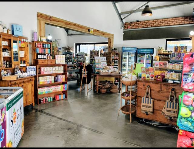 100M² BUSINESS FOR SALE IN JEFFREYS BAY CENTRAL